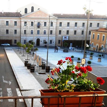 ساساري B&B Le Finestre Su Via Cavour المظهر الخارجي الصورة