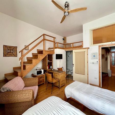 ساساري B&B Le Finestre Su Via Cavour الغرفة الصورة