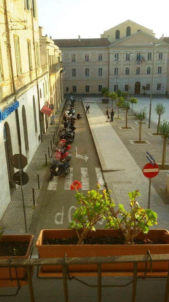 ساساري B&B Le Finestre Su Via Cavour المظهر الخارجي الصورة