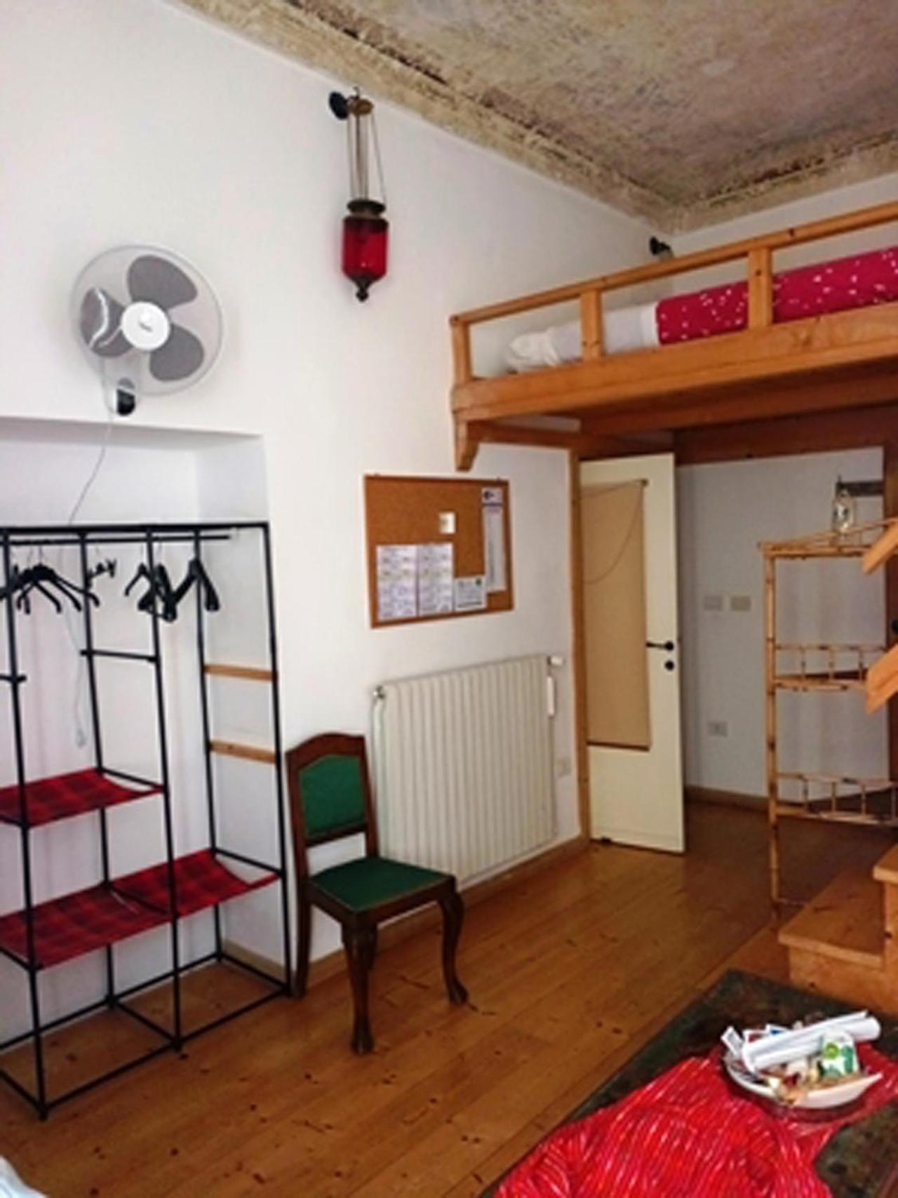 ساساري B&B Le Finestre Su Via Cavour الغرفة الصورة