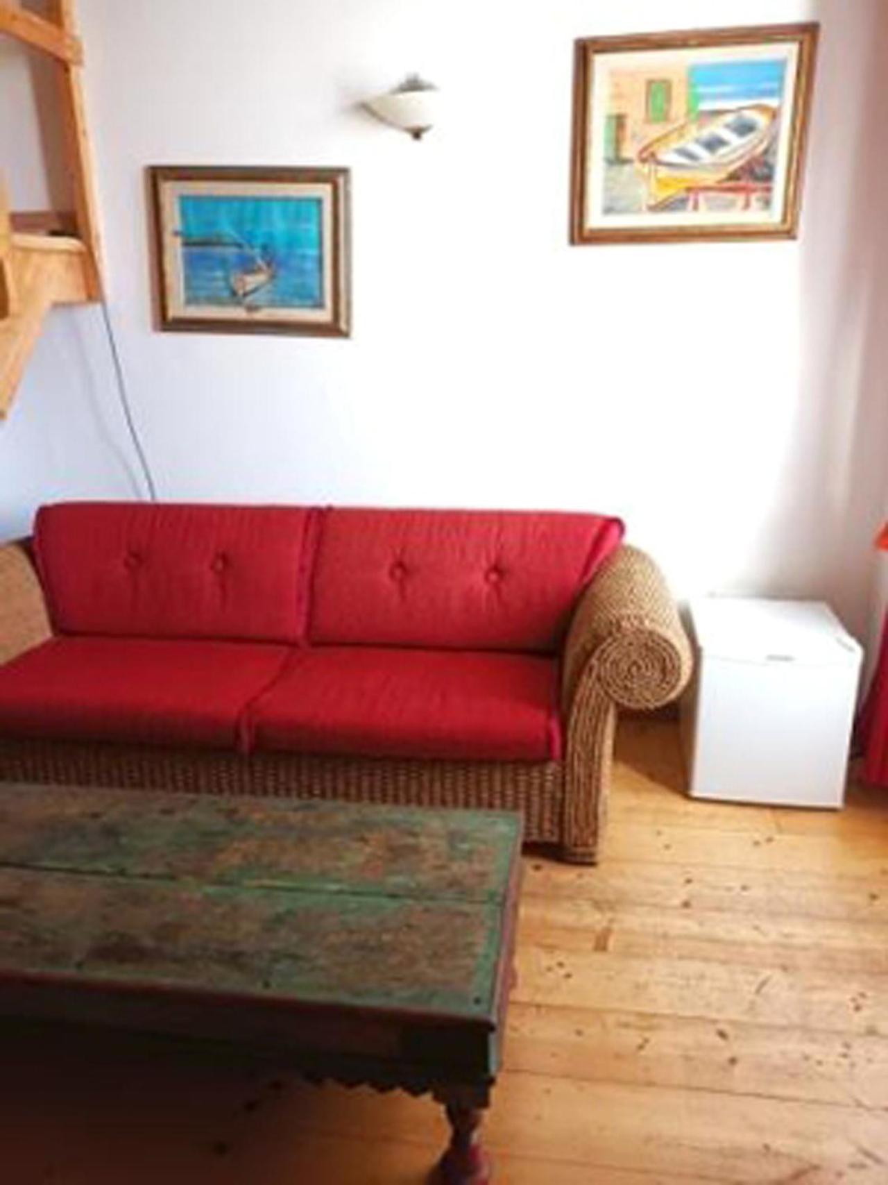 ساساري B&B Le Finestre Su Via Cavour الغرفة الصورة