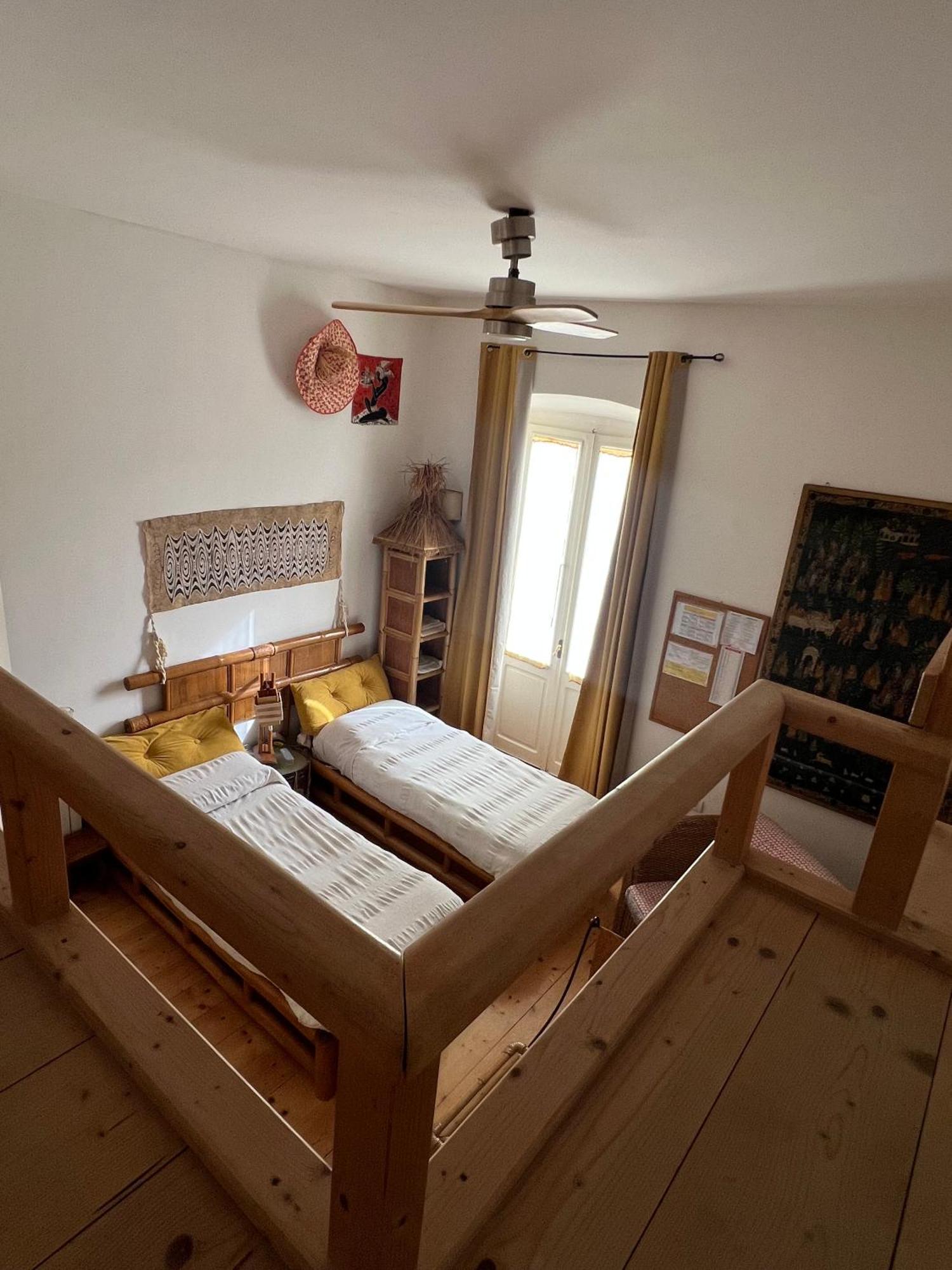 ساساري B&B Le Finestre Su Via Cavour الغرفة الصورة