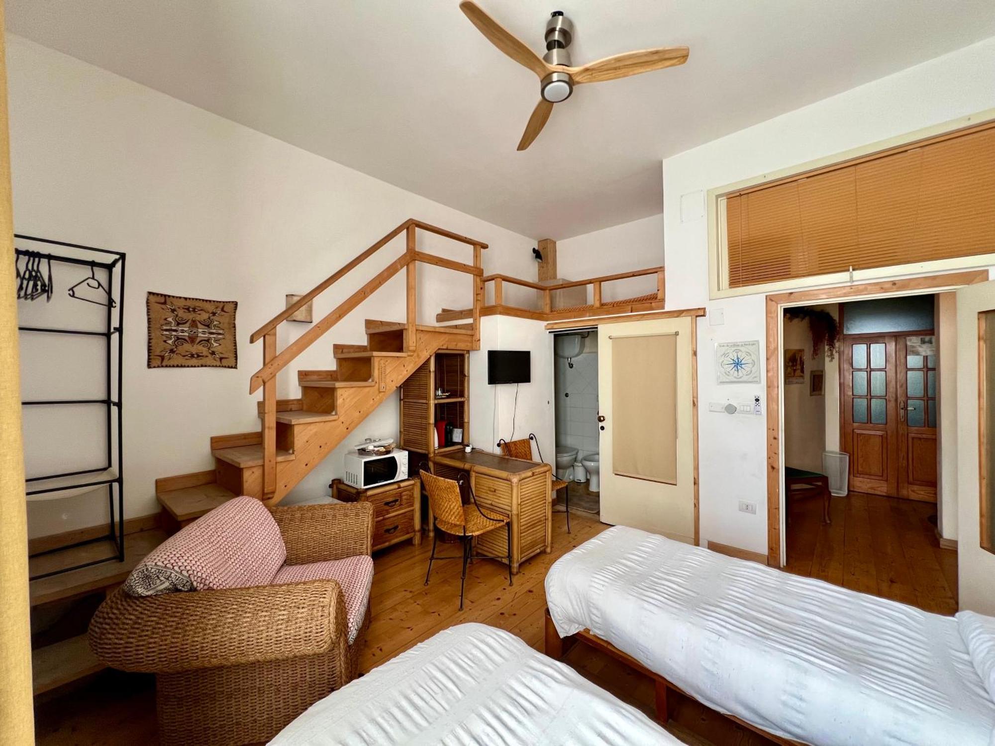 ساساري B&B Le Finestre Su Via Cavour الغرفة الصورة